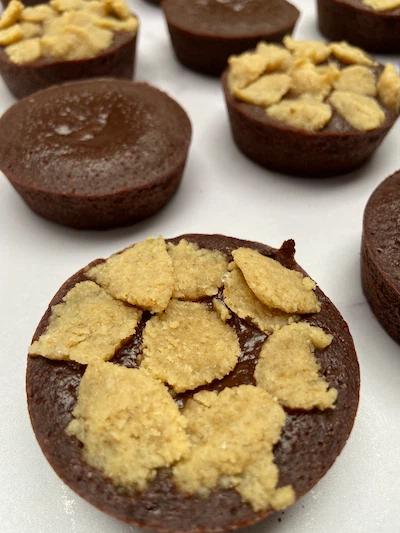 Postres de chocolate con galleta