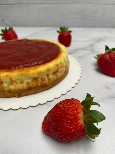 Cheesecake con fresas frescas